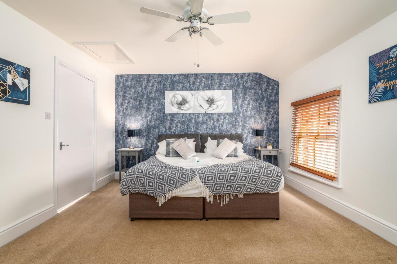 Spacious Contractor House For Large Groups - Private Parking Northampton Dış mekan fotoğraf