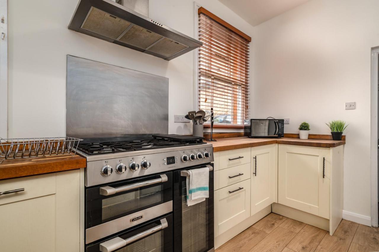 Spacious Contractor House For Large Groups - Private Parking Northampton Dış mekan fotoğraf
