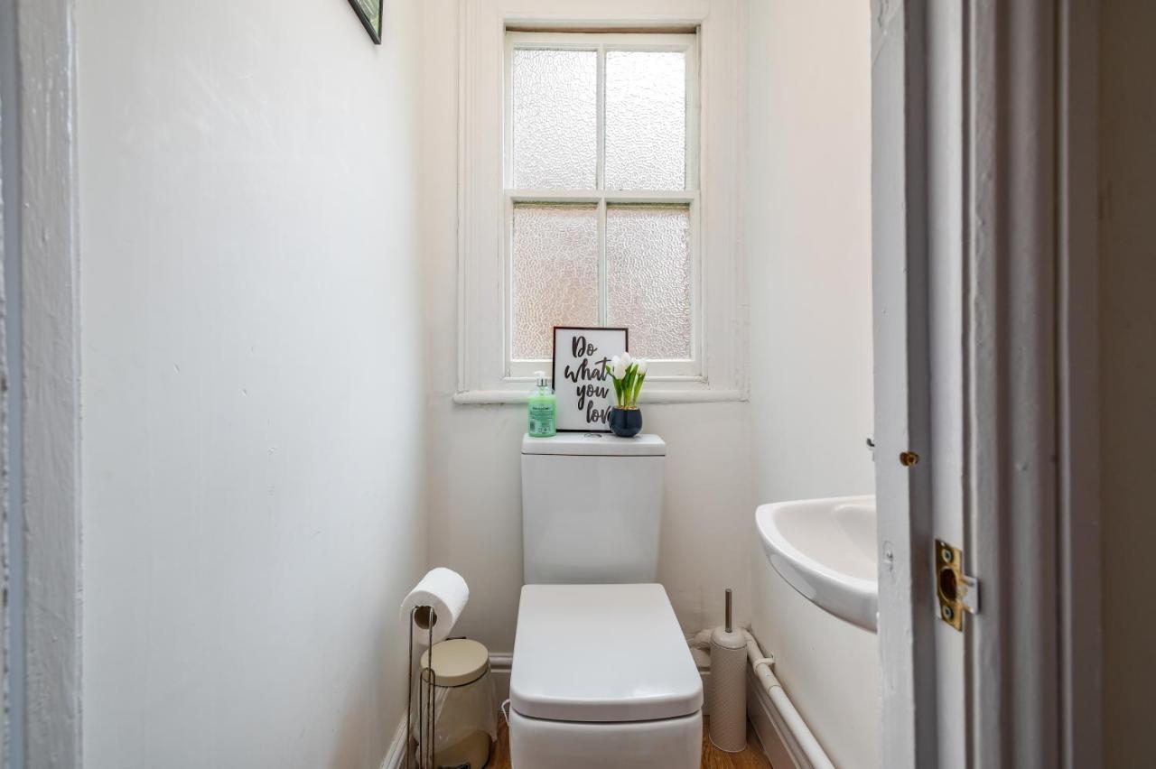Spacious Contractor House For Large Groups - Private Parking Northampton Dış mekan fotoğraf